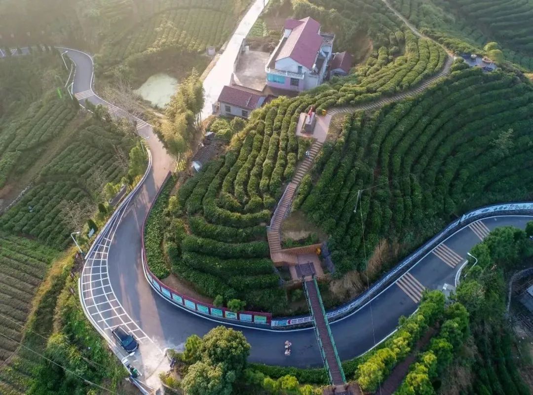 交通兴 山乡兴
